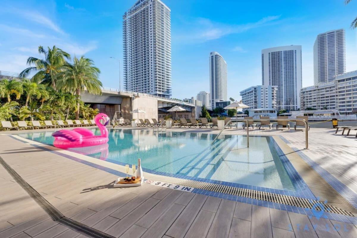 Infinite View With Balcony,Pool Plus Near Beach Холандейл Бийч Екстериор снимка