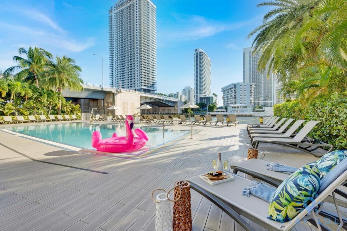 Infinite View With Balcony,Pool Plus Near Beach Холандейл Бийч Екстериор снимка