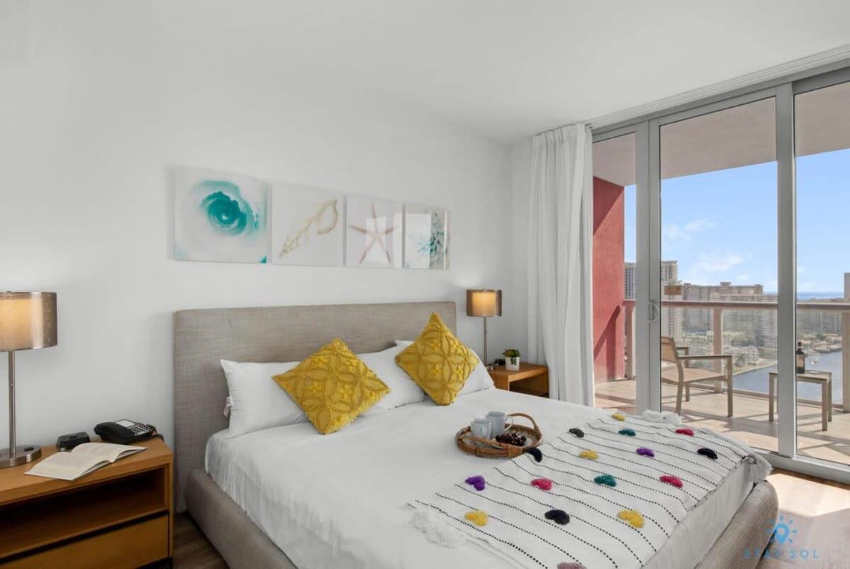 Infinite View With Balcony,Pool Plus Near Beach Холандейл Бийч Екстериор снимка