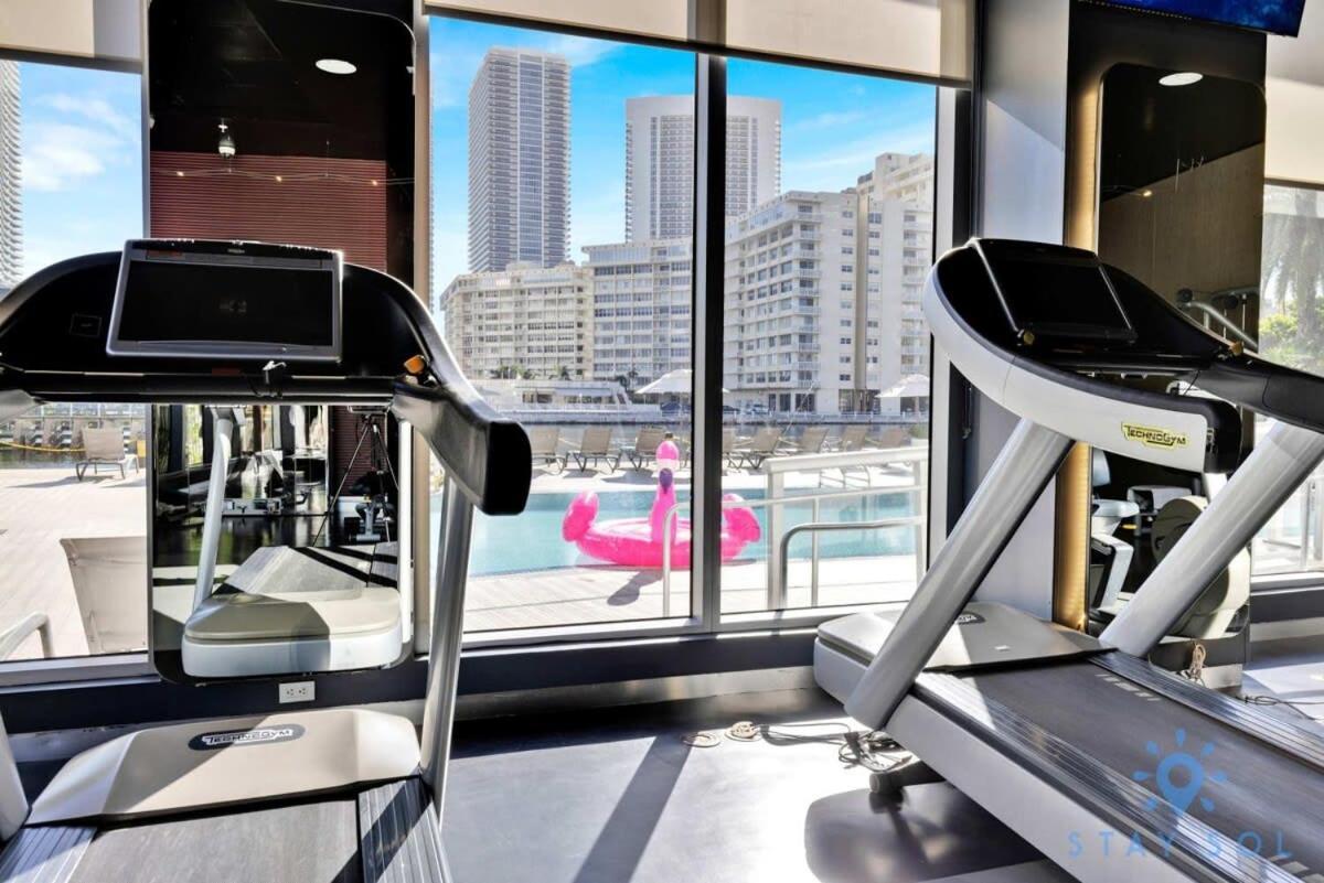 Infinite View With Balcony,Pool Plus Near Beach Холандейл Бийч Екстериор снимка